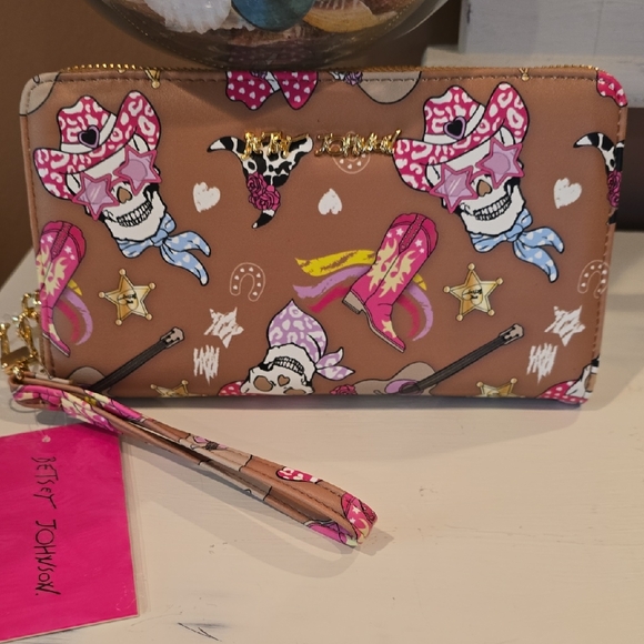 Betsey Johnson Brown Wallet with Pink Western Skull Design NWT - Picture 1 of 8